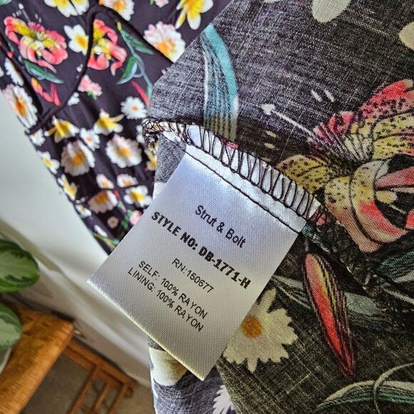 NWT STRUT & BOLT FLORAL BUSTIER STYLE TIERED MAXI DRESS SIZE M - Picture 16 of 16